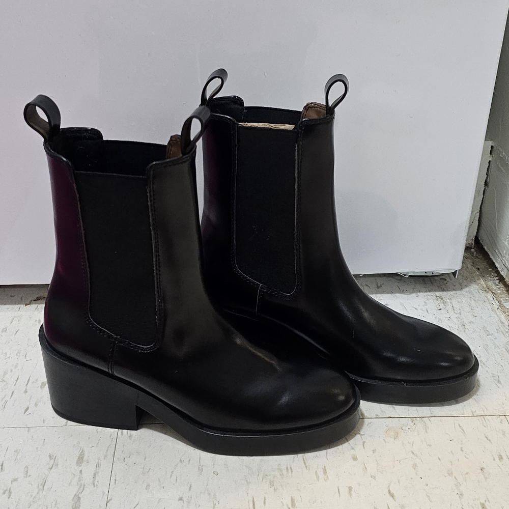 New brand H&M Black Chelsea Boots - Size 6